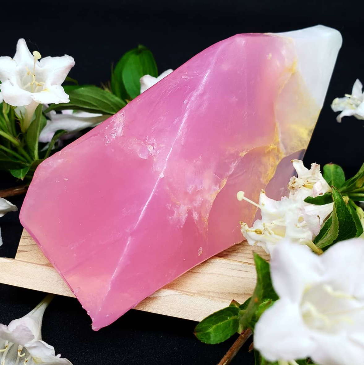 Rose Quartz™ SoapRocks® • Savon Gemme de Bain • Rose thé 3 Rose Quartz™ SoapRocks® • Savon Gemme de Bain • Rose thé - Image 3